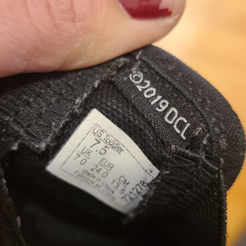 Shoes toddler 7.5 US Vans